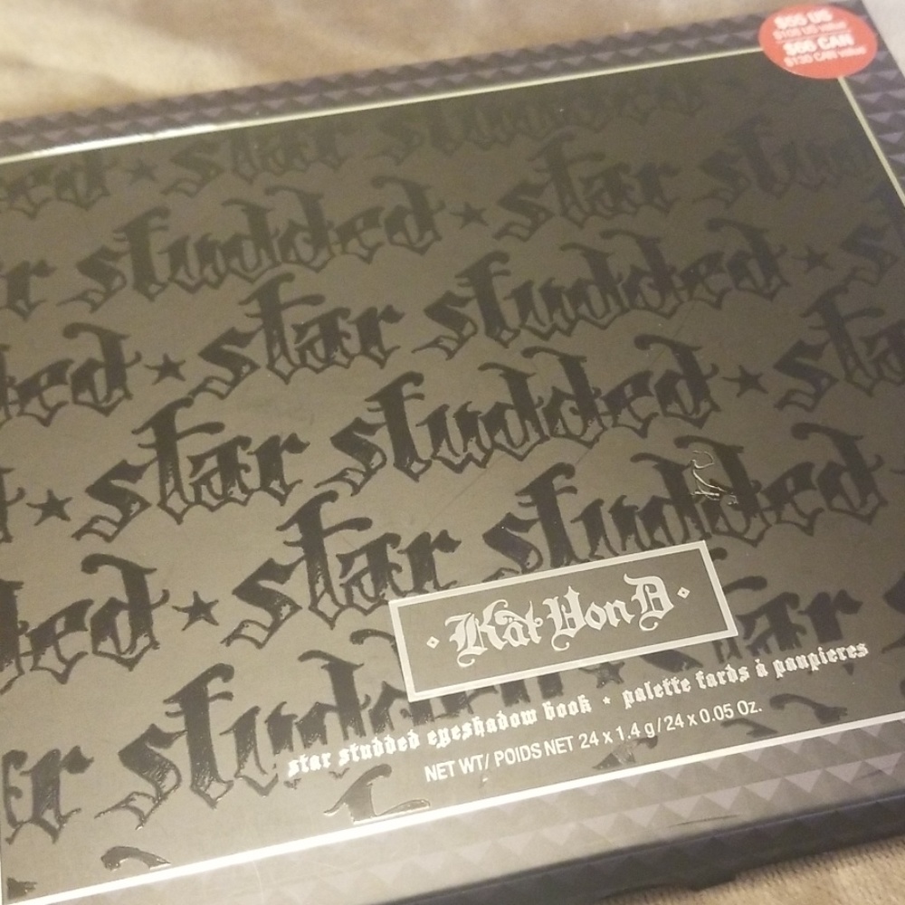 Kat Von D "Star Studded Eyeshadow Book" Palette